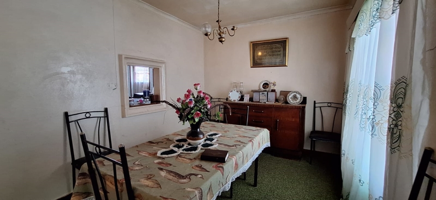 4 Bedroom Property for Sale in Grassy Park Western Cape